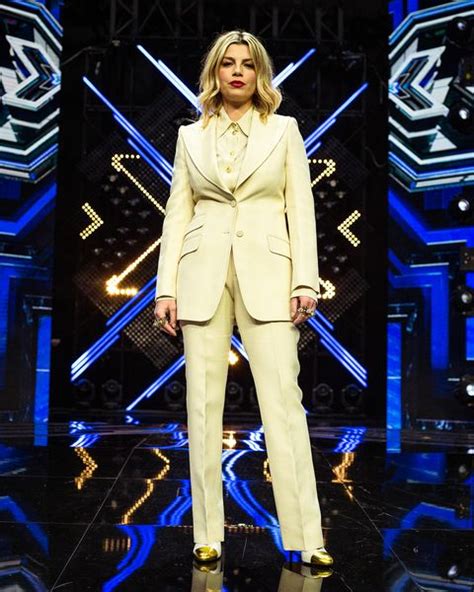 Pantaloni Inverno 2021:quelli del tailleur Gucci di Emma Marrone